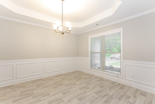 Building Photo - 2068 Providence Rd