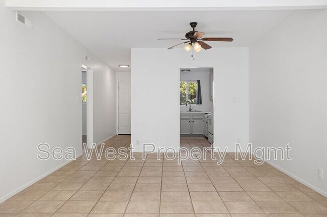 Building Photo - 820 Encinitas Blvd