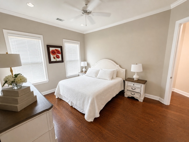 Building Photo - Pinnacle Park Townhomes -- Furnished, Utilities Included