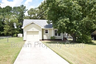 Building Photo - 121 Sprucepine Dr