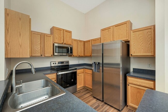 Building Photo - 7637 Century Blvd