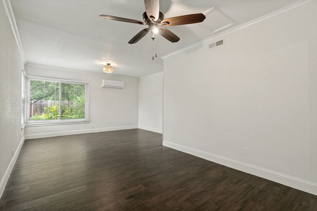 Building Photo - RENOVATED 2-BEDROOM HOME IN EAST TERRELL HILLS