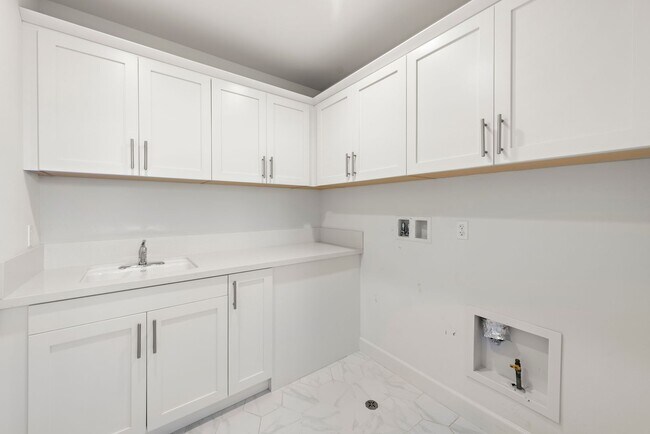Building Photo - 106 Via Murcia