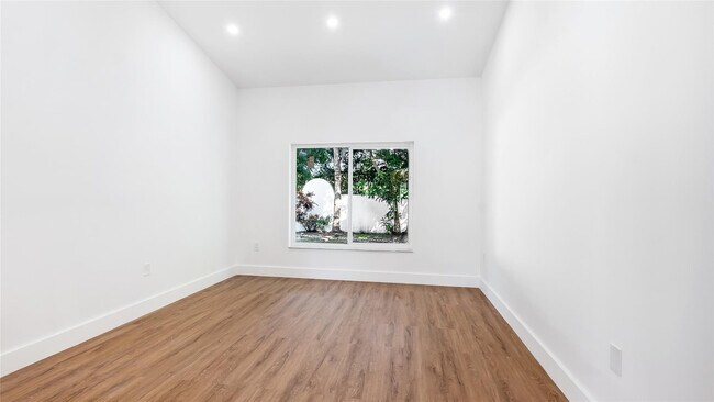 Building Photo - 1811 SW 124th Way