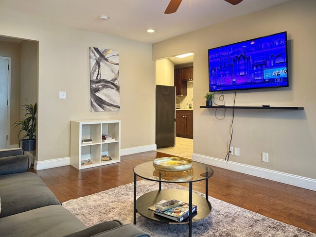 Building Photo - 215 Piedmont Ave NE