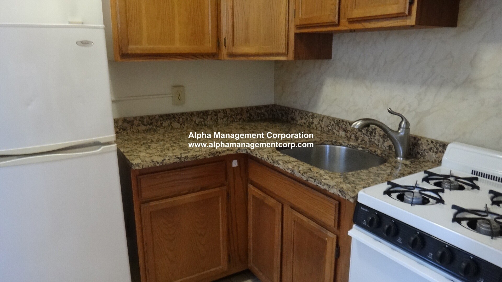 Building Photo - 349 Pleasant St