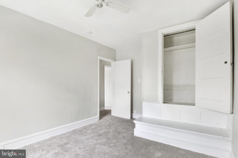 Building Photo - 613 W 10th St