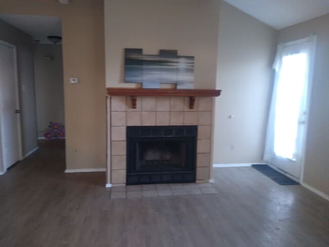 Building Photo - 415 Valley Mills Dr