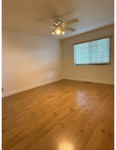 Building Photo - 5753 Reynaud Ct