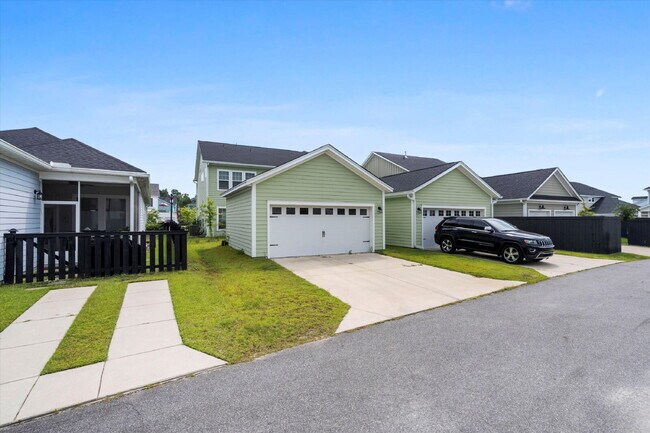 Building Photo - "Charming Townhouse within Carnes Crossroa...