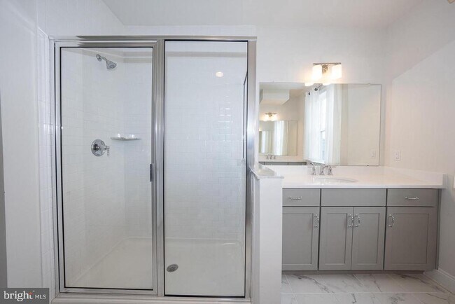 Building Photo - 220 Charles Ellis Dr