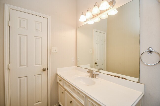 Building Photo - 14947 Atmore Pl Dr
