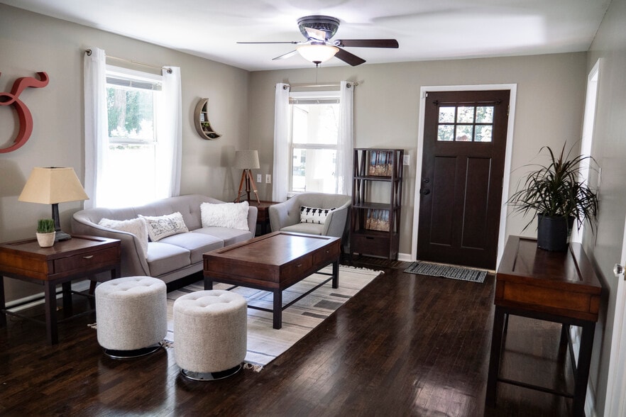 Living Area open to dining room - 4751 Windsor Street