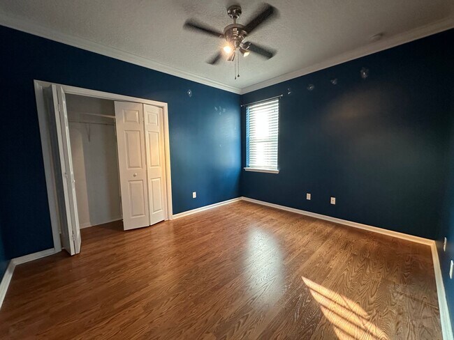 Building Photo - Adorable Home in Prime Location!