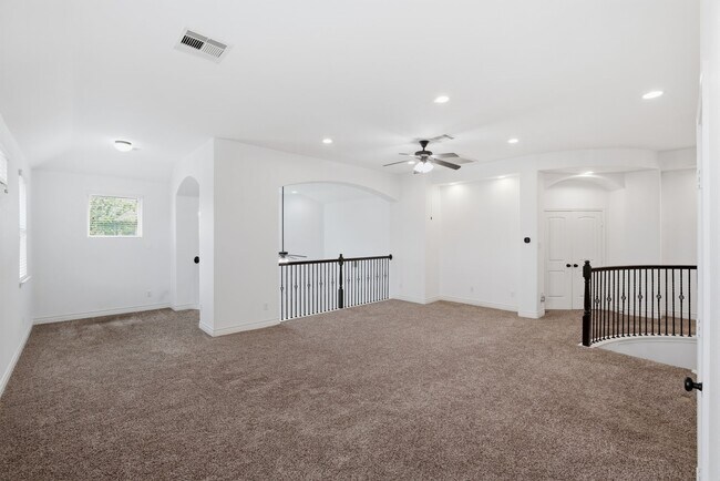 Building Photo - 135 Deerfield Meadow Dr