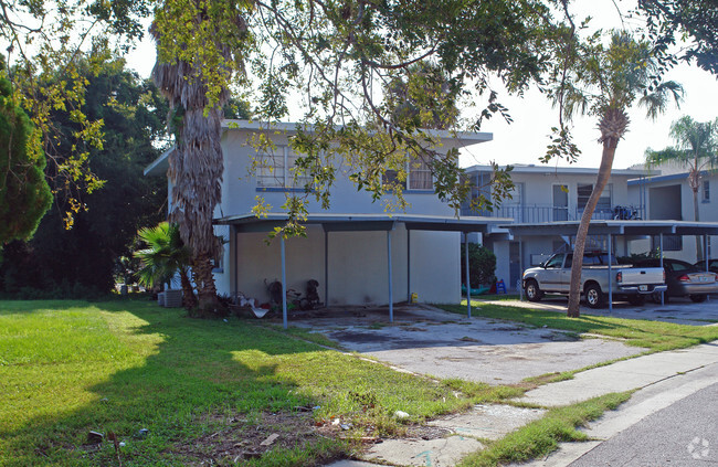 Building Photo - 619 Sally Ln