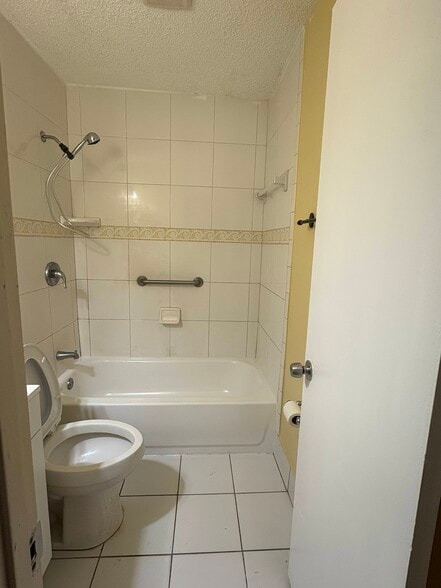 Building Photo - 1211 NW 29th Terrace