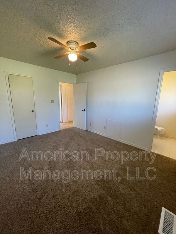 Building Photo - 11841 E 36th St