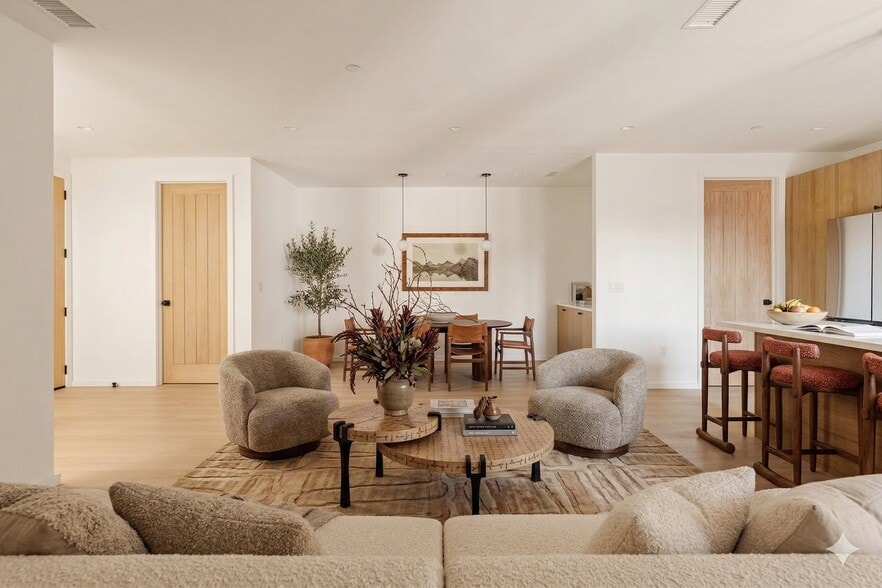 Building Photo - 17852 Saticoy St