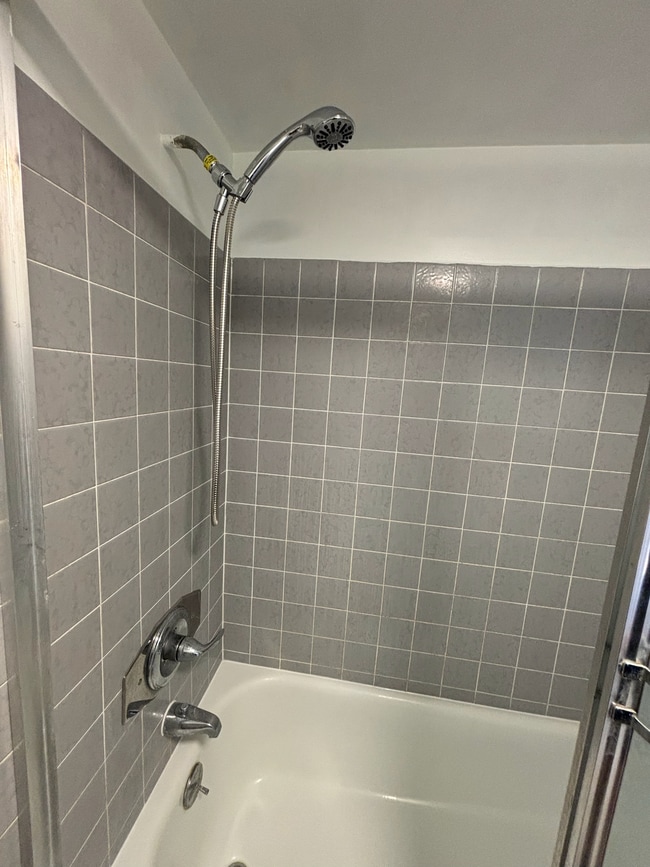 Building Photo - 207 Woodrow St