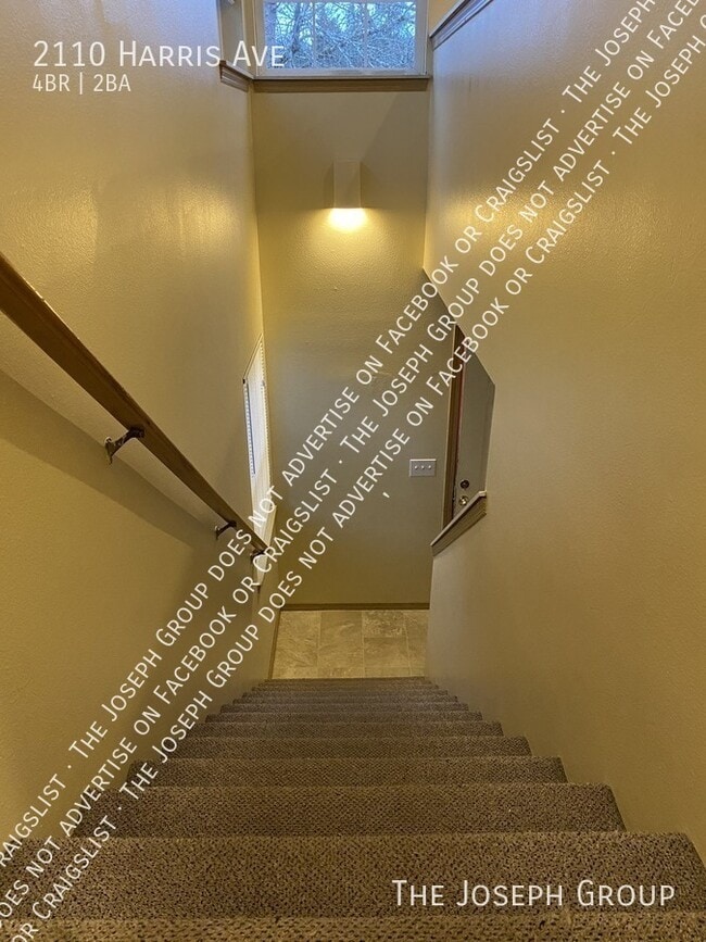 Building Photo - 2110 Harris Ave