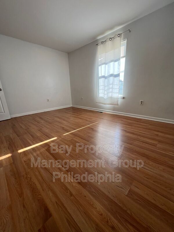 Building Photo - 1610 W Diamond St