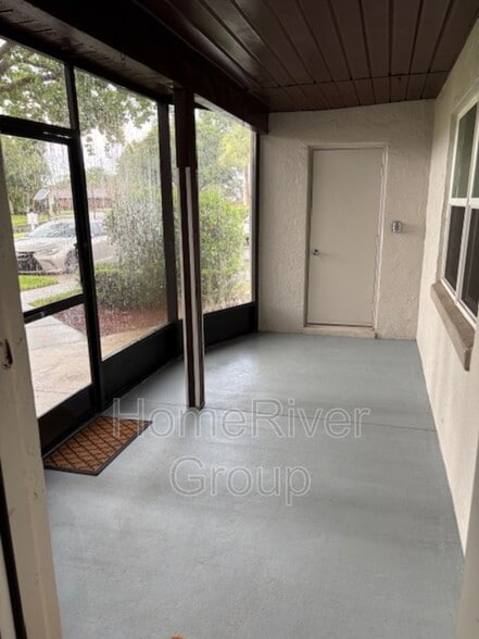 Building Photo - 67 Windtree Ln
