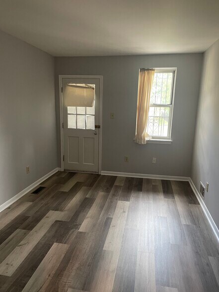 Bedroom - 225 E Lafayette Ave