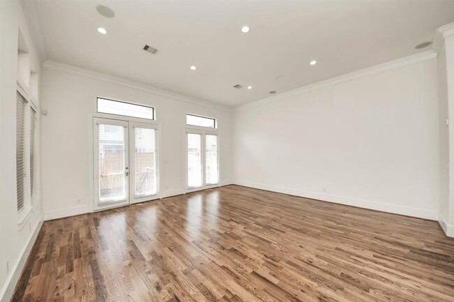 Building Photo - 5809 Kiam St