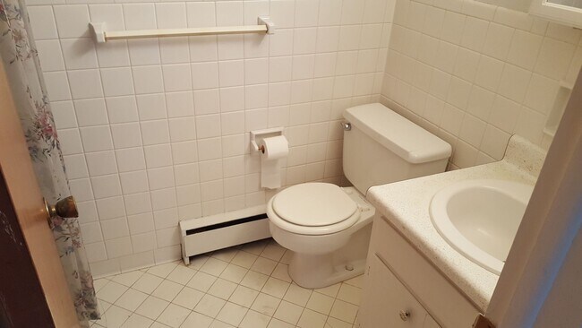 Building Photo - Spacious 1 Bed 1 Bath in the heart of Speedway!