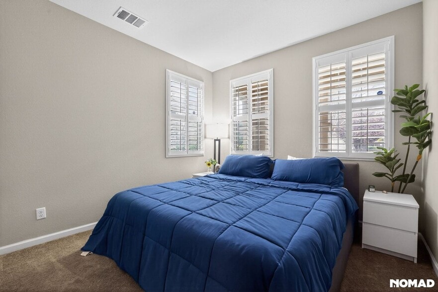 Building Photo - 5309 Ocean Ln