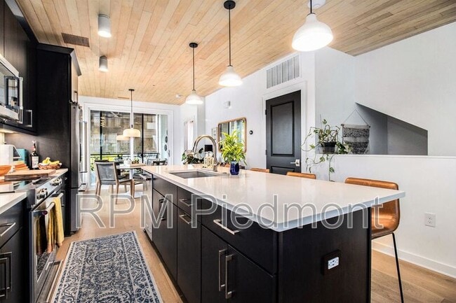 Building Photo - 395 Pratt Dr SE