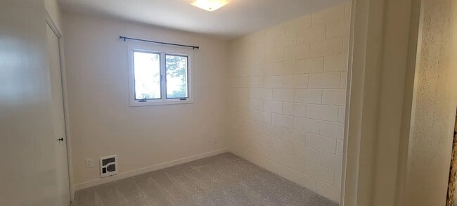 Building Photo - 110 Rimini Rd