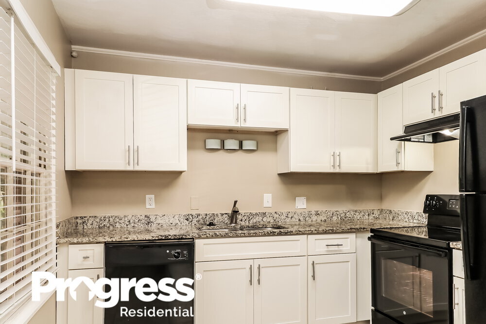 Building Photo - 135 Short Hills Dr
