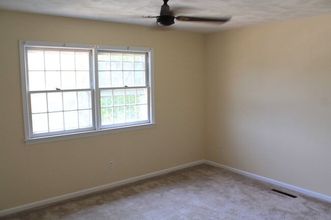 Building Photo - 56th Street Duplex