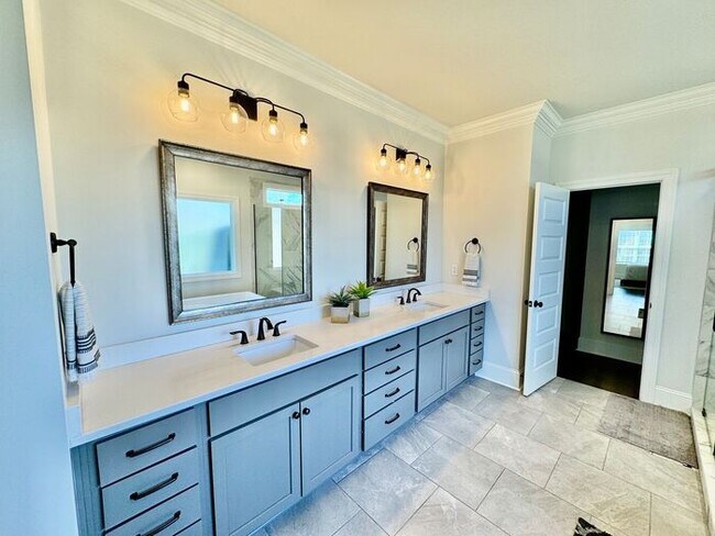 Building Photo - Pre-lease today for a late May move in