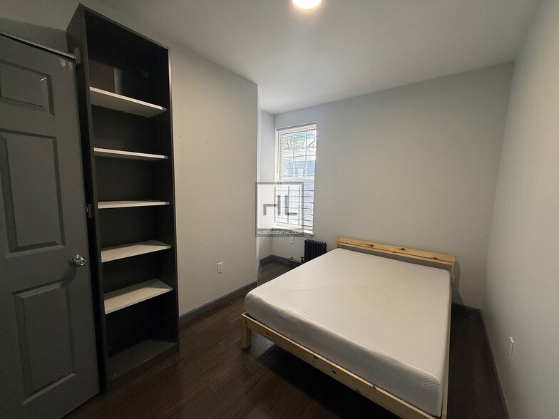 Building Photo - Brighton Beach 3BR | 30 Seconds to B/Q Train + Beach Access | Renovated Apartment