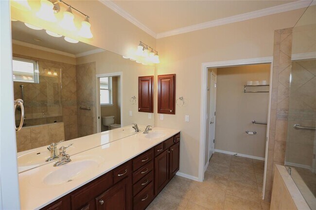 Building Photo - 127 Palmetto Dr