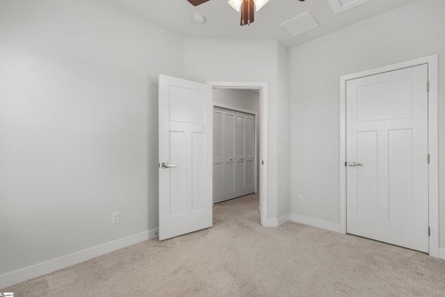 Building Photo - 23 Itasca Dr