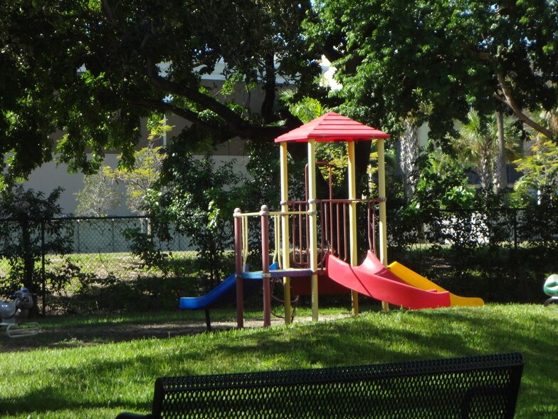 Playground - 9310 Fontainebleau Blvd