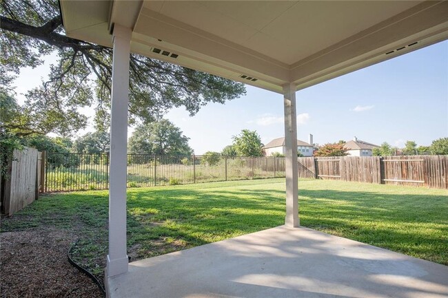 Building Photo - 14825 Fernhill Dr