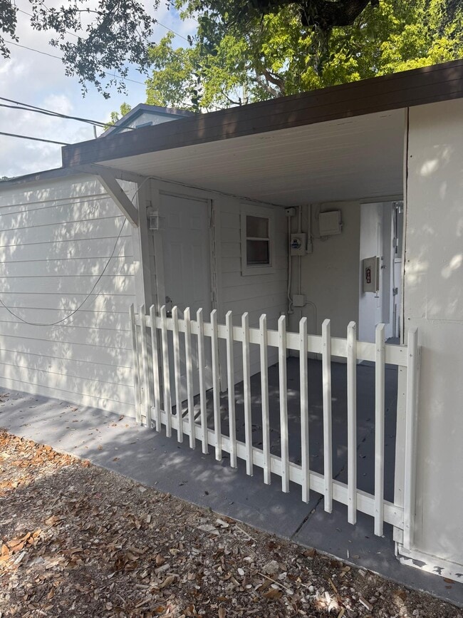 Building Photo - 911 NW 62 Ave