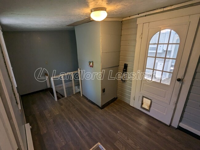 Building Photo - Cozy 2-Bedroom Home on a Beautiful Lot in Amherst!