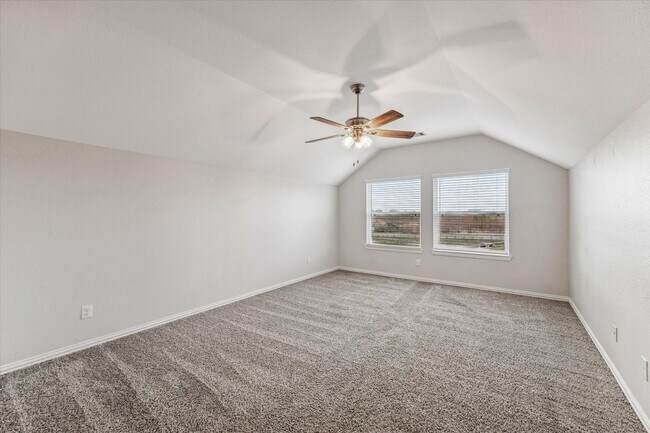 Building Photo - 142 Dina Ln