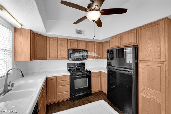 Building Photo - 520 Arrowhead Trail