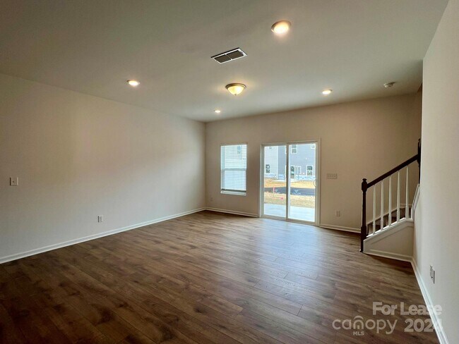Building Photo - 3546 Secrest Lndg