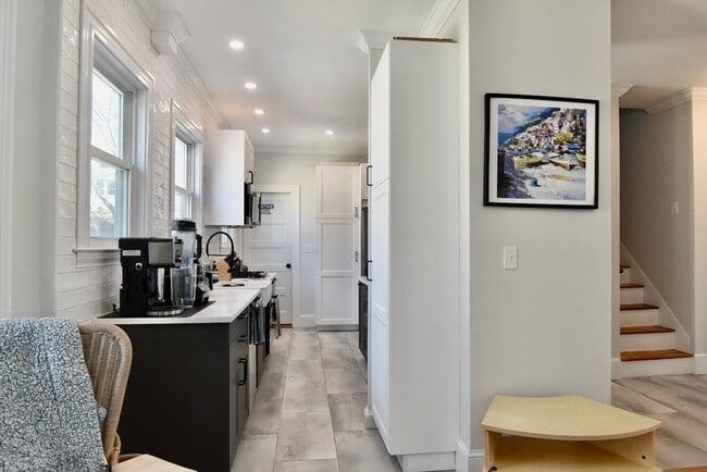 Building Photo - 14 Castlerock St