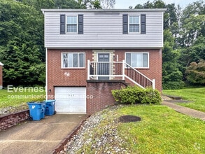Building Photo - 131 Greenview Dr