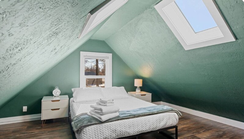 Building Photo - 772 W 300 N