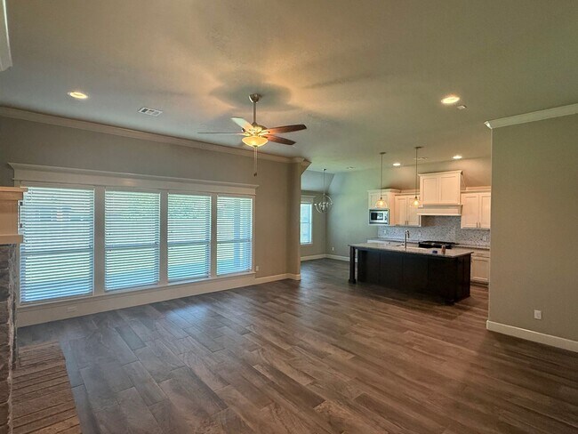 Building Photo - 18805 Trailview Way